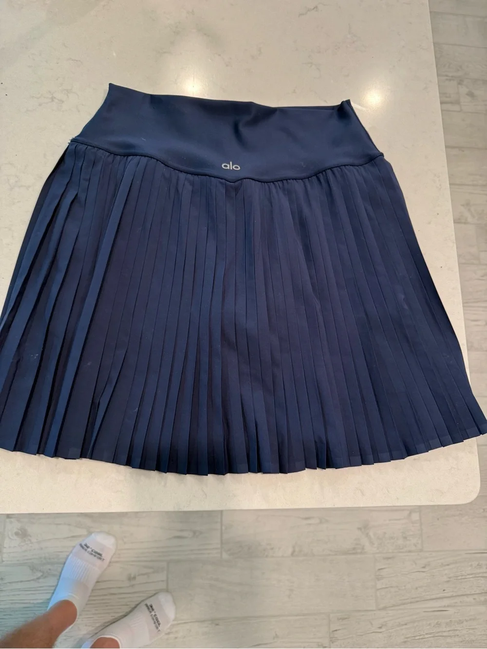 ALO Grand Slam Tennis Skirt L Yoga Navy Pleated Skater Skirt with Wide Waistband